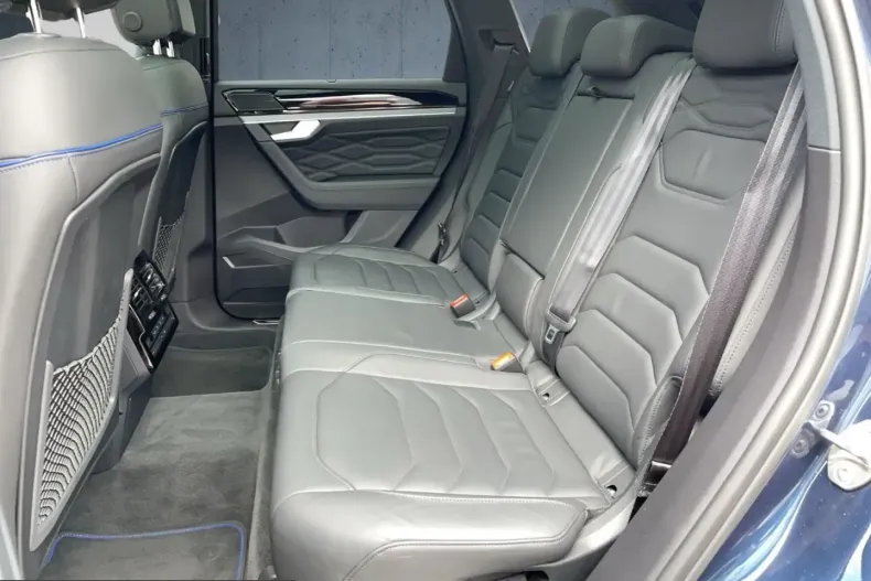 Volkswagen Touareg din 2023 cu 23.154 km - oferta VOL243483 - foto 14