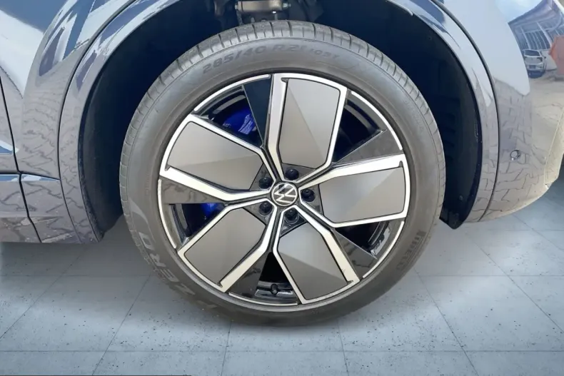 Volkswagen Touareg din 2023 cu 23.154 km - oferta VOL243483 - foto 22