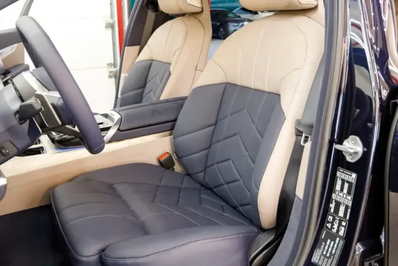 BMW 740 (Seria 7) din 2025 cu 20 km - oferta BMW243487 - foto 11