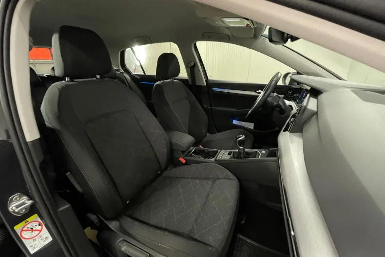 Volkswagen Golf din 2021 cu 20.205 km - oferta VOL243528 - foto 11