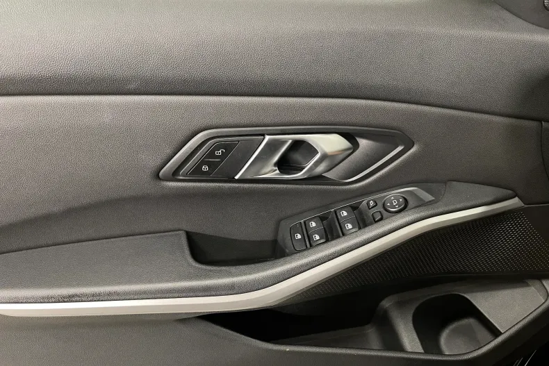 BMW 320d (Seria 3) din 2021 cu 142.273 km - oferta BMW243531 - foto 26