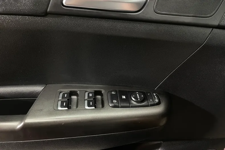 Kia Sportage din 2021 cu 65.893 km - oferta KIA243536 - foto 19