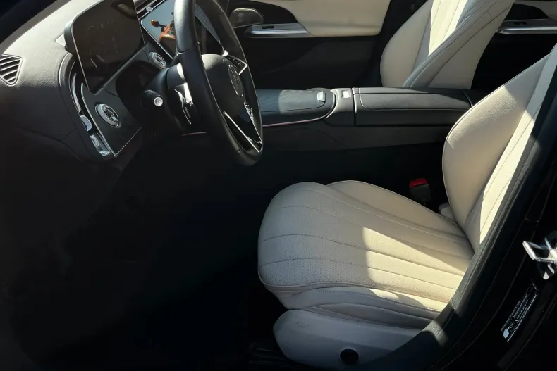 Mercedes-Benz E 400 (Clasa E) din 2025 cu 18.210 km - oferta MER243546 - foto 10