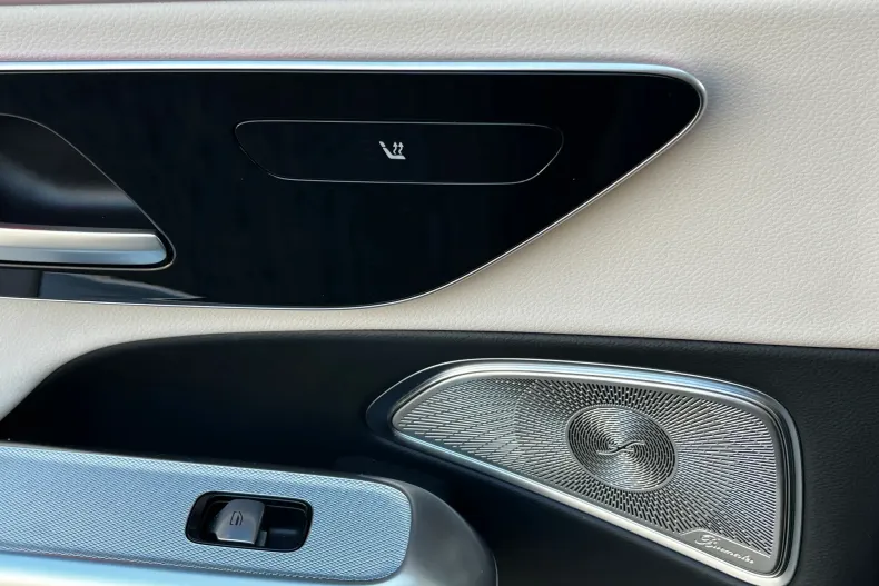 Mercedes-Benz E 400 (Clasa E) din 2025 cu 18.210 km - oferta MER243546 - foto 15
