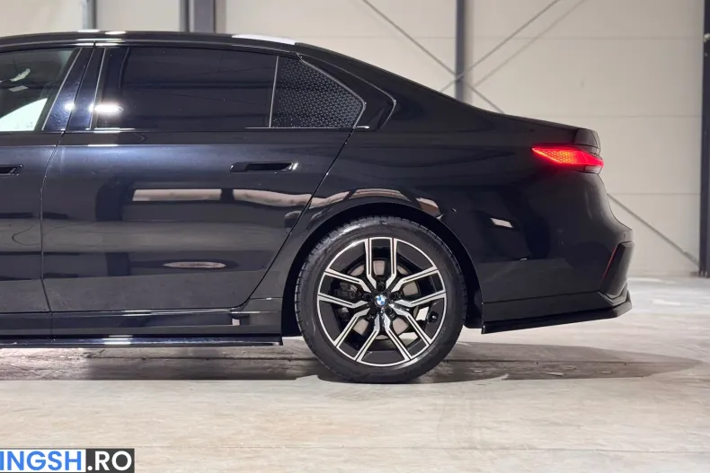 BMW 740d (Seria 7) din 2024 cu 61.800 km - oferta BMW243557 - foto 31