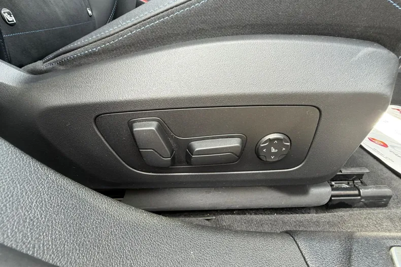 BMW 120d (Seria 1) din 2025 cu 23.582 km - oferta BMW243561 - foto 28