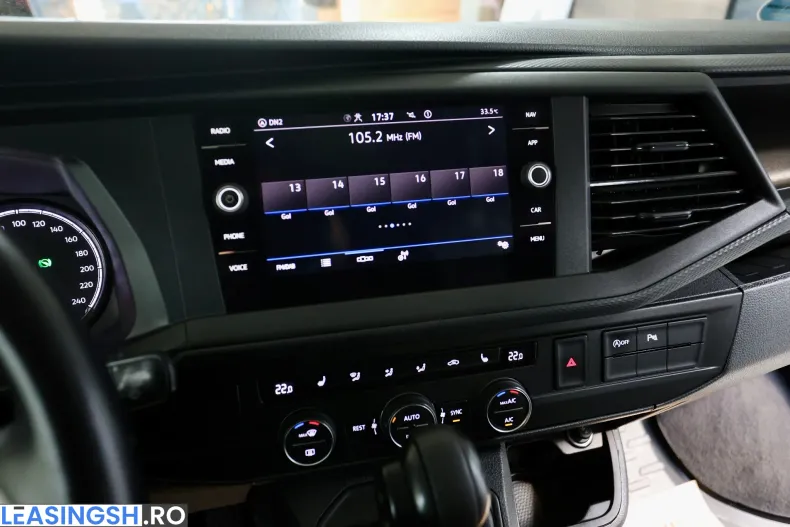Volkswagen Multivan din 2021 cu 180.000 km - oferta VOL243569 - foto 40
