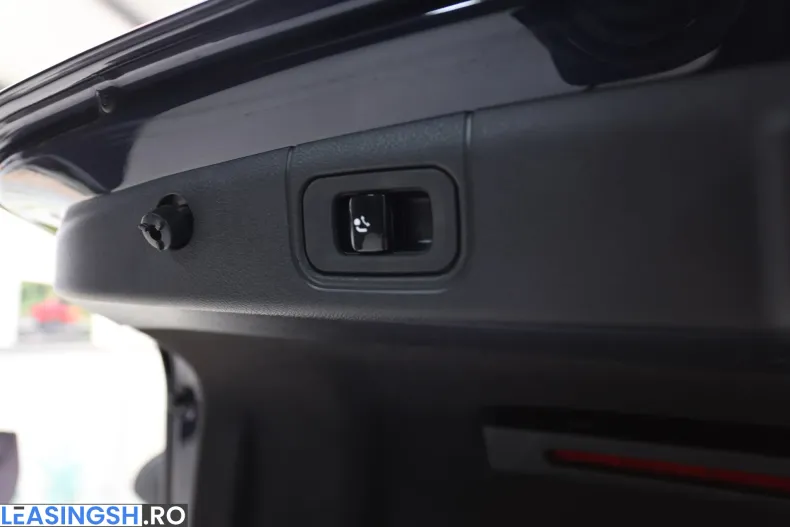 Mercedes-Benz E 300 (Clasa E) din 2024 cu 118.000 km - oferta MER243570 - foto 35