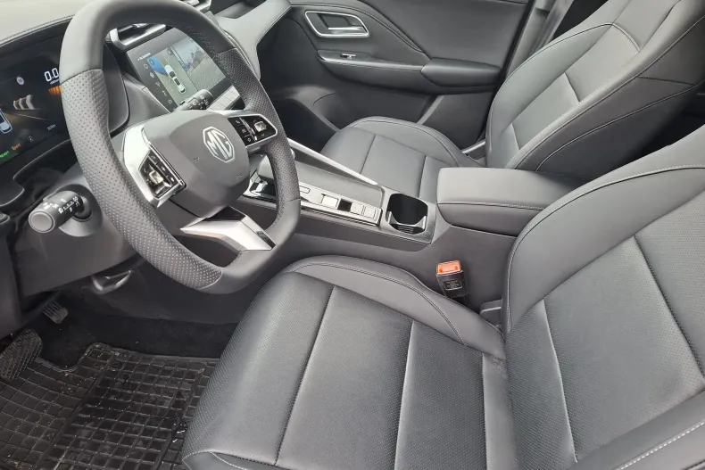 MG ZS HEV din 2025 cu 400 km - oferta MG0243572 - foto 15