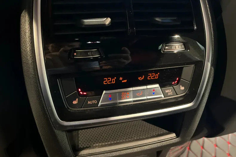 BMW XM (Seria X) din 2023 cu 49.850 km - oferta BMW243585 - foto 31