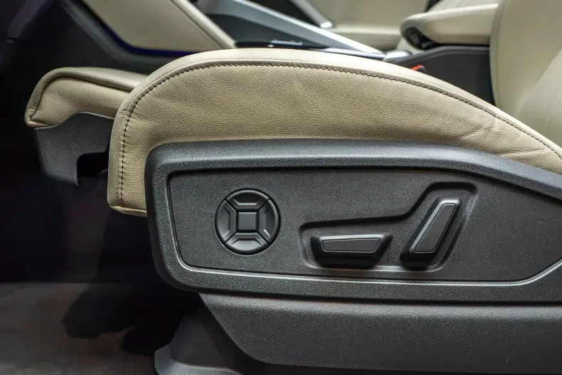 Audi Q5 din 2026 cu 9.800 km - oferta AUD243588 - foto 40