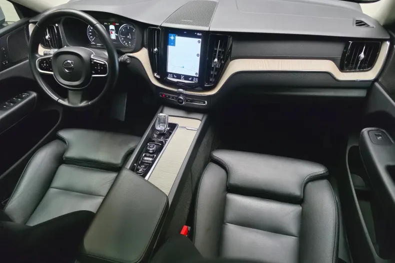 Volvo XC60 din 2020 cu 165.200 km - oferta VOL243590 - foto 4