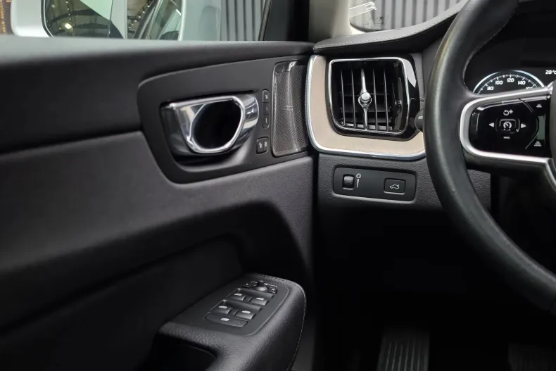 Volvo XC60 din 2020 cu 165.200 km - oferta VOL243590 - foto 14