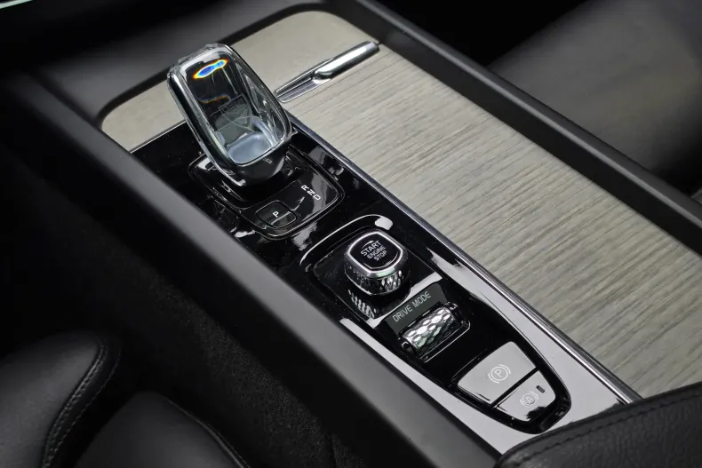 Volvo XC60 din 2020 cu 165.200 km - oferta VOL243590 - foto 16