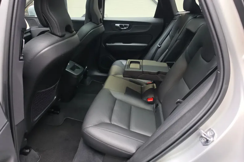 Volvo XC60 din 2020 cu 165.200 km - oferta VOL243590 - foto 21