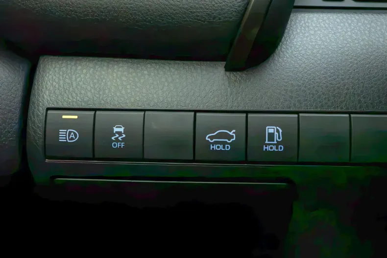 Toyota Camry din 2022 cu 114.000 km - oferta TOY243591 - foto 35