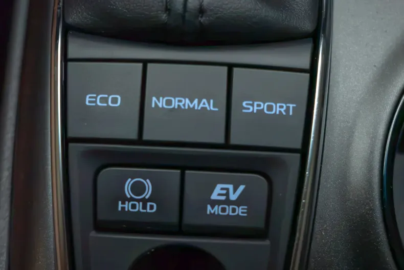Toyota Camry din 2022 cu 114.000 km - oferta TOY243591 - foto 38