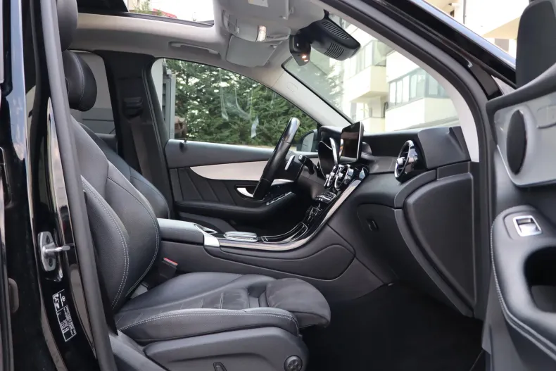Mercedes-Benz GLC 300 (Clasa GLC) din 2021 cu 133.639 km - oferta MER243594 - foto 12
