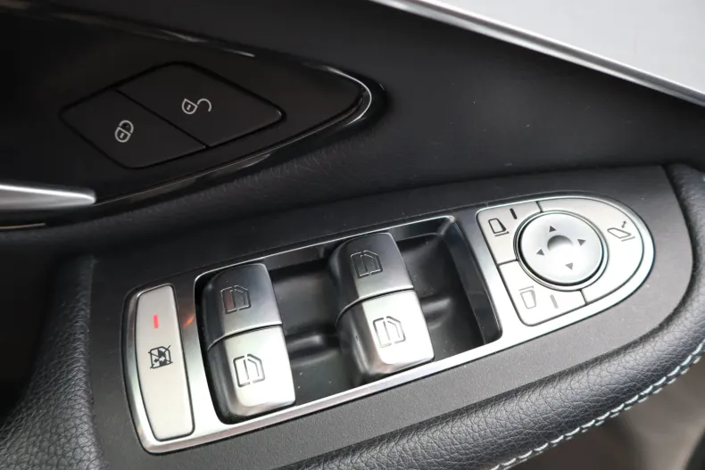 Mercedes-Benz GLC 300 (Clasa GLC) din 2021 cu 133.639 km - oferta MER243594 - foto 17