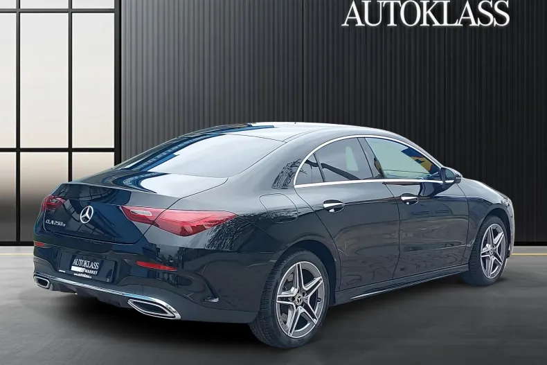 Mercedes-Benz CLA 250 (Clasa CLA) din 2024 cu 17.172 km - oferta MER243610 - foto 5