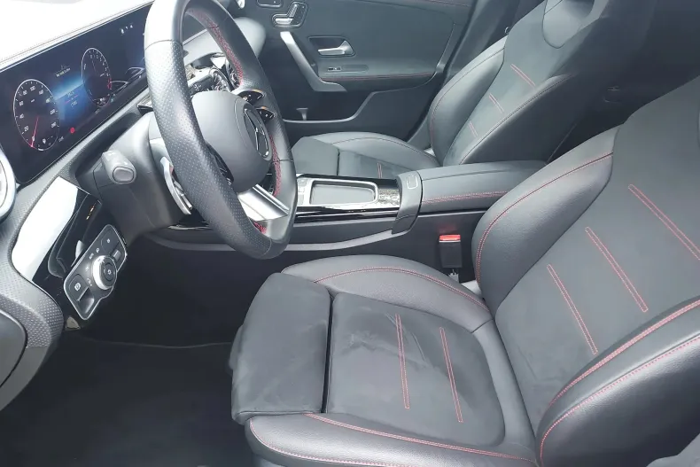 Mercedes-Benz CLA 250 (Clasa CLA) din 2024 cu 17.172 km - oferta MER243610 - foto 13