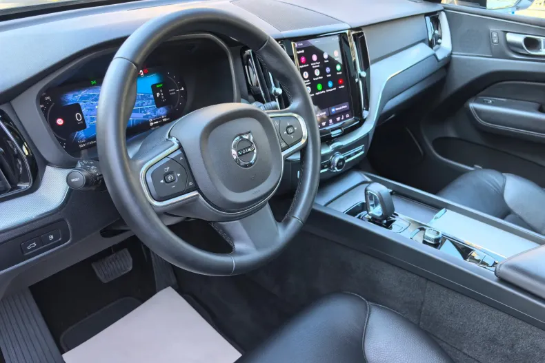 Volvo XC60 din 2023 cu 148.100 km - oferta VOL243611 - foto 12