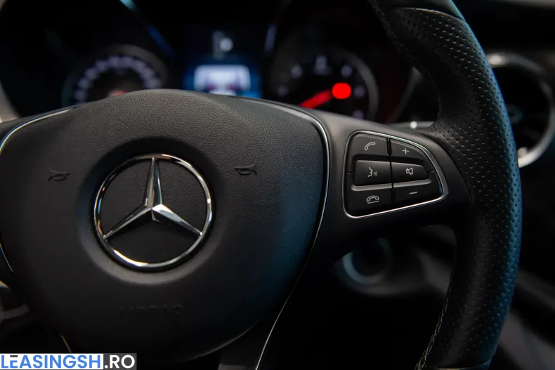 Mercedes-Benz V 300 (Clasa V) din 2023 cu 64.516 km - oferta MER243618 - foto 21