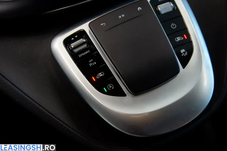 Mercedes-Benz V 300 (Clasa V) din 2023 cu 64.516 km - oferta MER243618 - foto 28