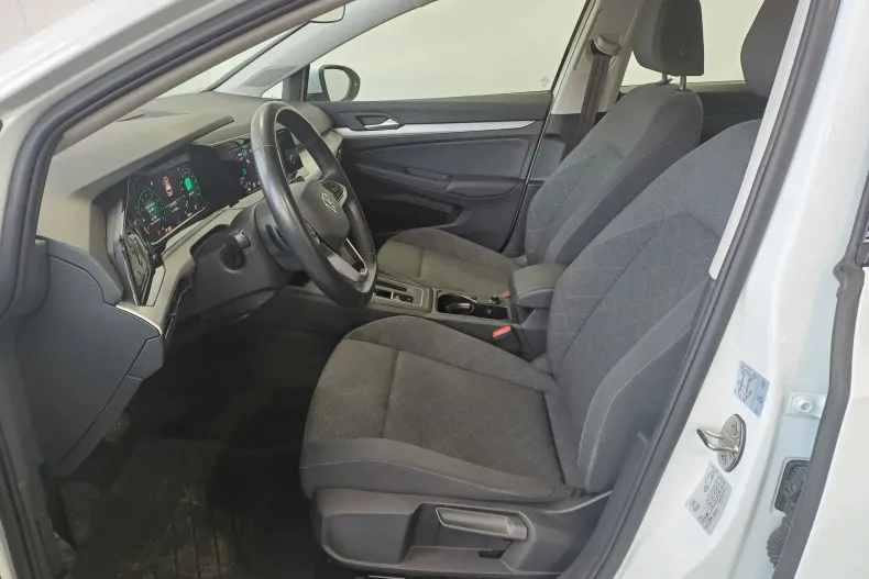 Volkswagen Golf din 2024 cu 38.209 km - oferta VOL243627 - foto 5