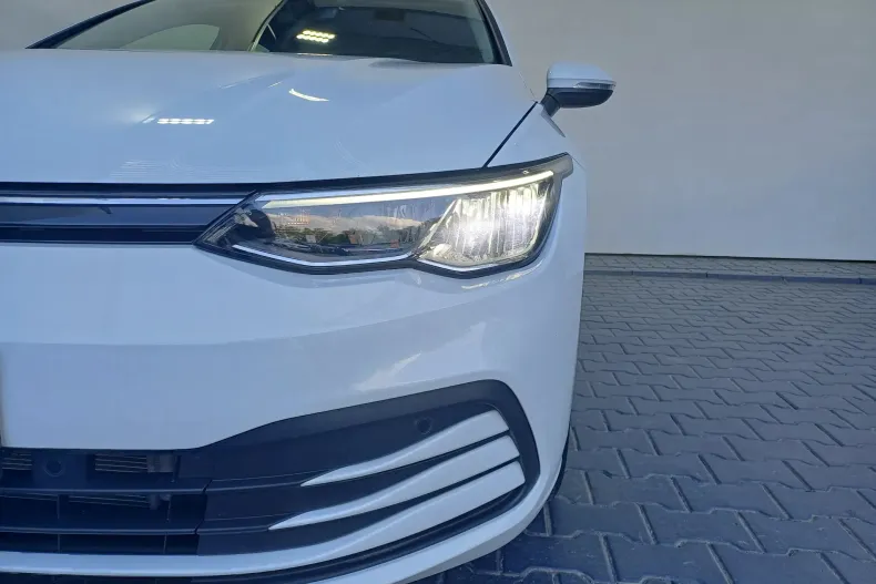 Volkswagen Golf din 2024 cu 38.209 km - oferta VOL243627 - foto 35