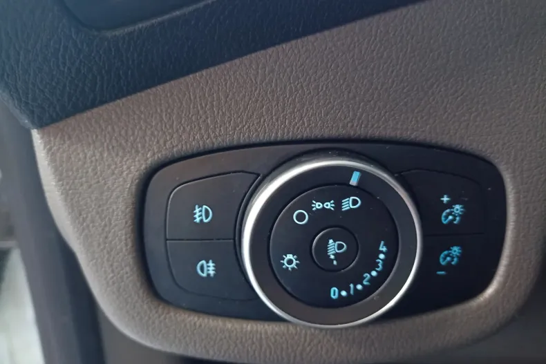 Ford Transit Connect din 2020 cu 42.108 km - oferta FOR243630 - foto 7