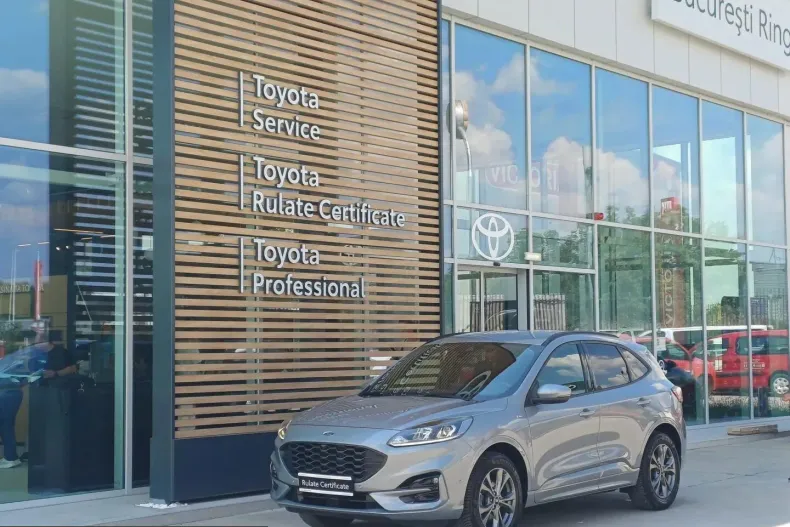 Ford Kuga din 2022 cu 53.670 km - oferta FOR243638 - foto 1