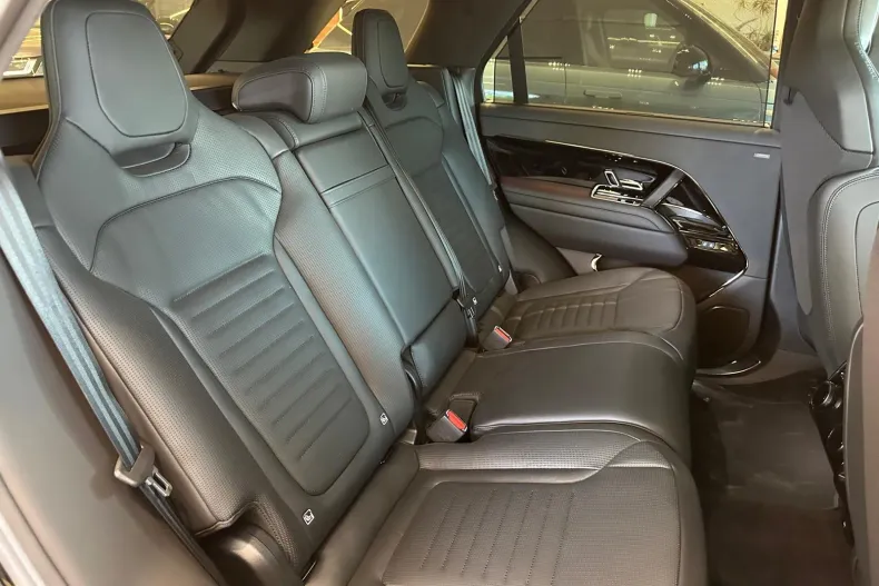 Land Rover Range Rover Sport din 2025 cu 1 km - oferta LAN243658 - foto 12
