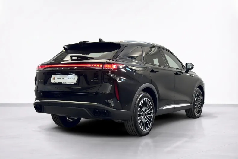 Omoda 9 din 2026 cu 27 km - oferta OMO243668 - foto 5