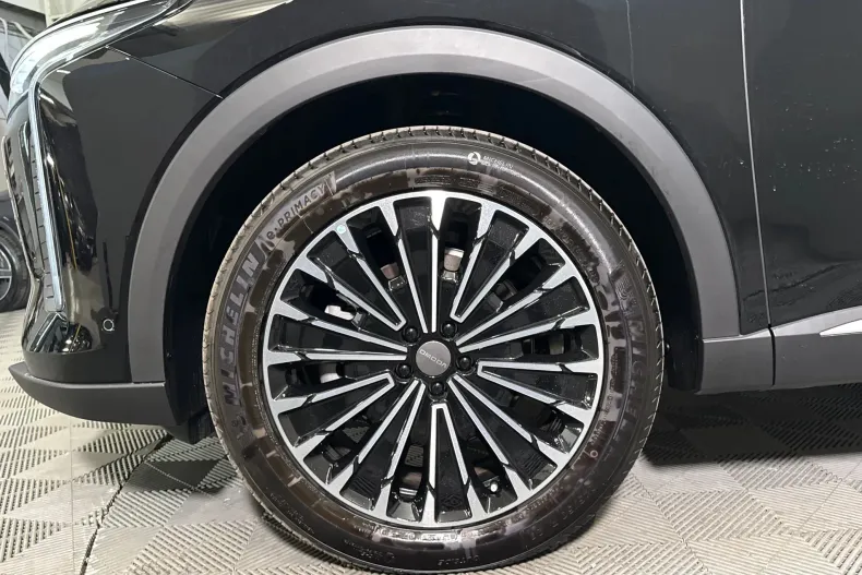 Omoda 9 din 2026 cu 27 km - oferta OMO243668 - foto 13