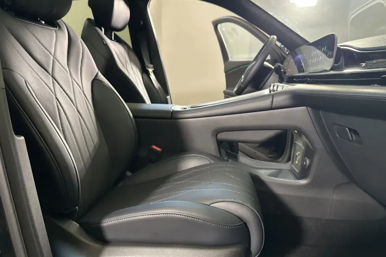 Omoda 9 din 2026 cu 14 km - oferta OMO243669 - foto 11