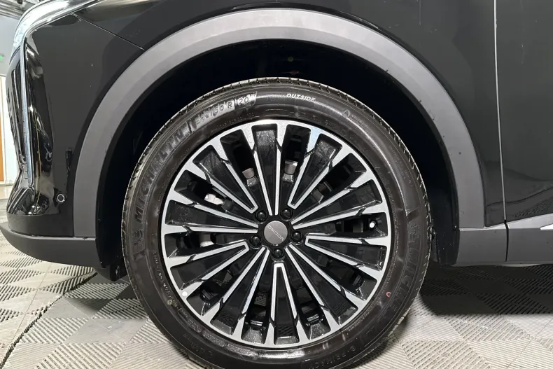 Omoda 9 din 2026 cu 14 km - oferta OMO243669 - foto 13