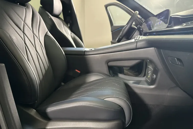 Omoda 9 din 2026 cu 23 km - oferta OMO243671 - foto 11