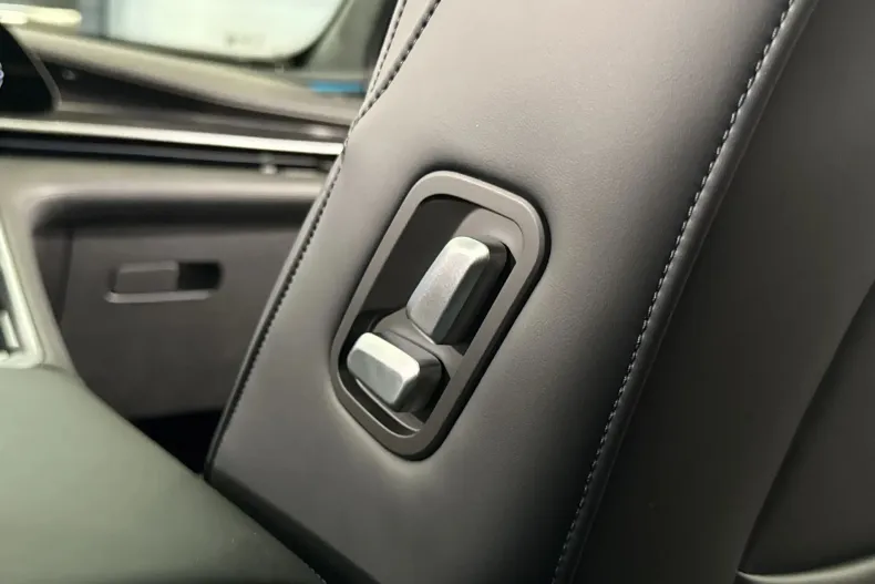 Omoda 9 din 2026 cu 23 km - oferta OMO243671 - foto 24