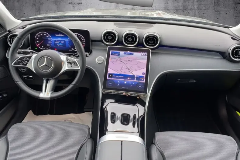 Mercedes-Benz C 300 (Clasa C) din 2025 cu 10.100 km - oferta MER243681 - foto 6