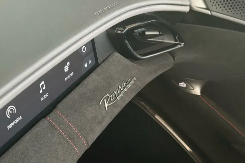 Ferrari Roma din 2025 cu 1.300 km - oferta FER243685 - foto 18