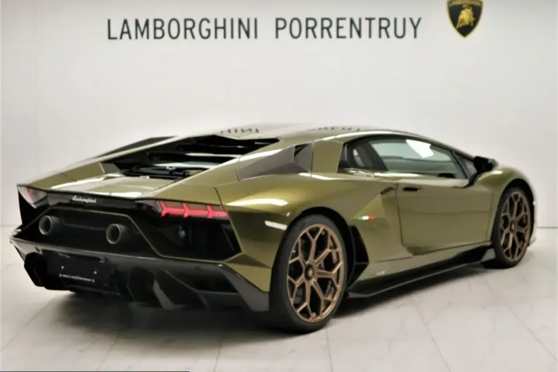 Lamborghini Aventador din 2022 cu 1.800 km - oferta LAM243690 - foto 3