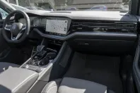Volkswagen Touareg din 2025 cu 9.999 km - oferta VOL243695 - foto 3