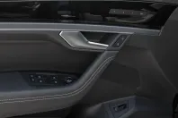 Volkswagen Touareg din 2025 cu 9.999 km - oferta VOL243695 - foto 7