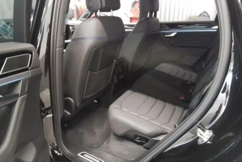 Volkswagen Touareg din 2025 cu 17.320 km - oferta VOL243708 - foto 6