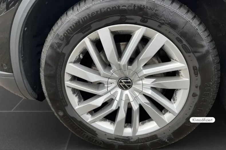 Volkswagen Touareg din 2025 cu 21.375 km - oferta VOL243710 - foto 4