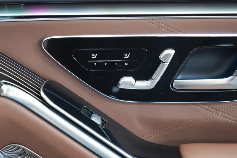 Mercedes-Benz S 680 (Clasa S) din 2024 cu 15.327 km - oferta MER243728 - foto 16
