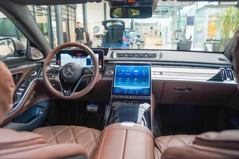 Mercedes-Benz S 680 (Clasa S) din 2024 cu 15.327 km - oferta MER243728 - foto 19