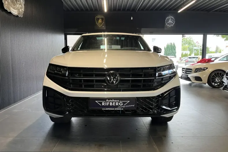 Volkswagen Touareg din 2024 cu 89.000 km - oferta VOL243731 - foto 2