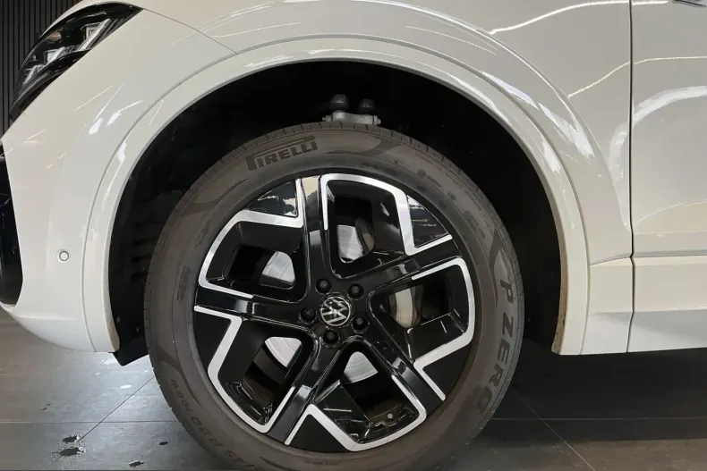 Volkswagen Touareg din 2024 cu 89.000 km - oferta VOL243731 - foto 7